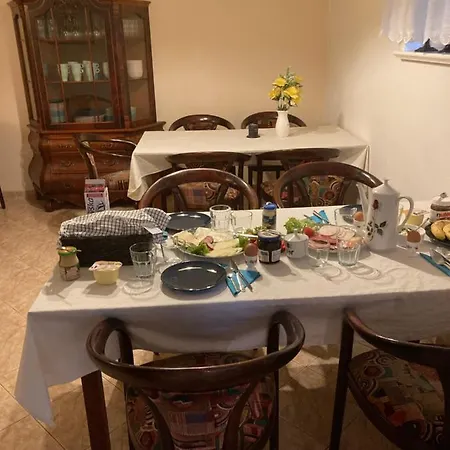 Dom Pod Sosna Bed and breakfast 4*
