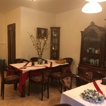 Couette-café Dom Pod Sosna 4*