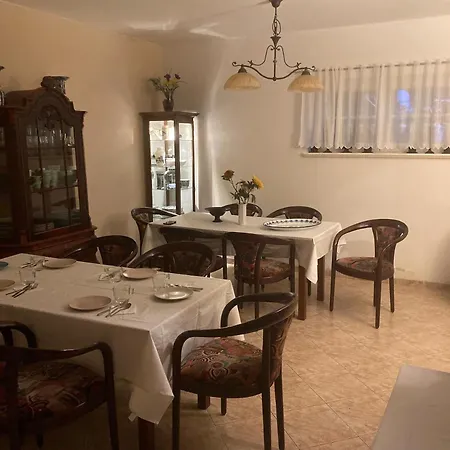 Couette-café Dom Pod Sosna 4*