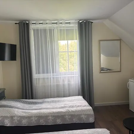 Couette-café Dom Pod Sosna 4*