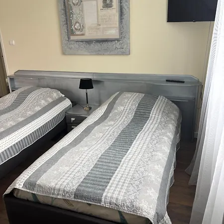 Couette-café Dom Pod Sosna 4*