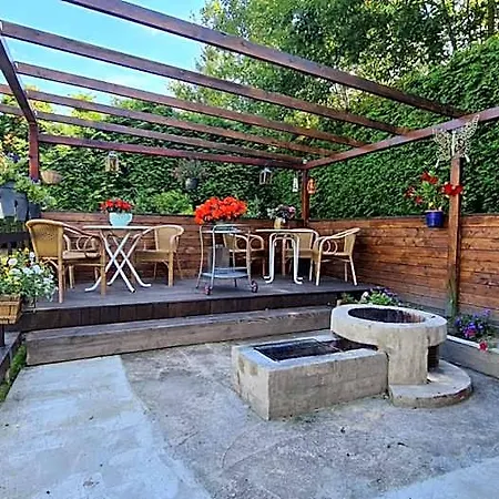 Dom Pod Sosna Bed and breakfast
