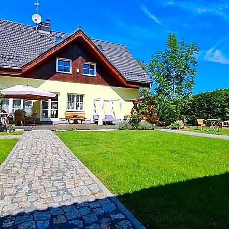 Dom Pod Sosna Bed and breakfast 4*