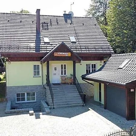 Dom Pod Sosna Bed and breakfast